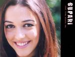 16385-Nauheed-Cyrusi